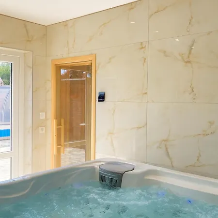 Parkfive アパート Lučenec